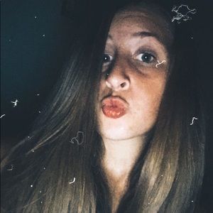 Meet your Posher, Alayna